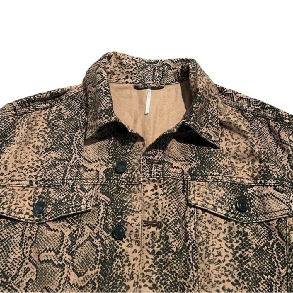 Free People Brown Snake Reptile Animal Print Trucker Jacket Size‎ Medium - Picture 3 of 9